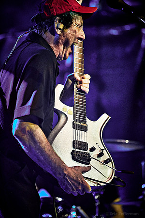 Adrian Belew